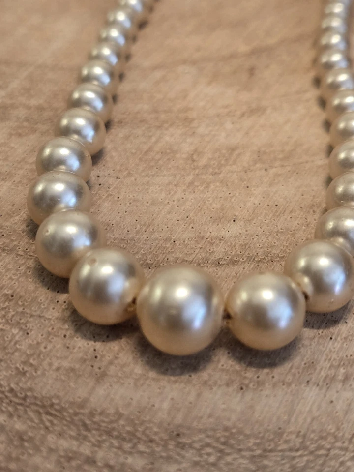 Antiguo collar/taburete Estate atado a mano de perlas de imitación con cierre de diamantes de imitación Foto 4 de 4