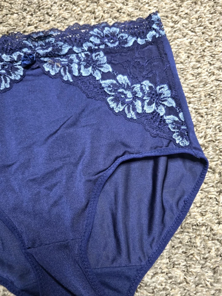 Bragas cortas Ahh con superposición de encaje azul cizalla Rhonda talla grande Foto 3 de 4