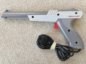 Nintendo NES Game Lot of 35 Games & Light Zapper