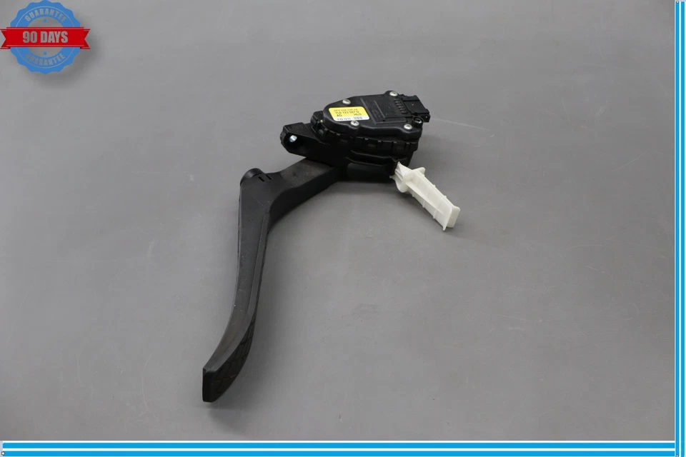 11-18 Volkswagen VW Touareg Front Lower Gas Acceleration Pedal 7L0723507D Oem - Image 3 of 4