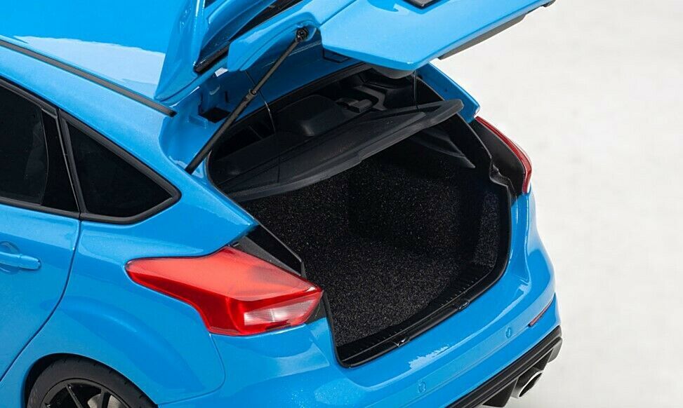 ミニカー Ford Focus RS 1:18 AUTOart Nitrous Blue 1/18 Ford USA Focus RS 2016 Nitrous Blue Metallic Model Car