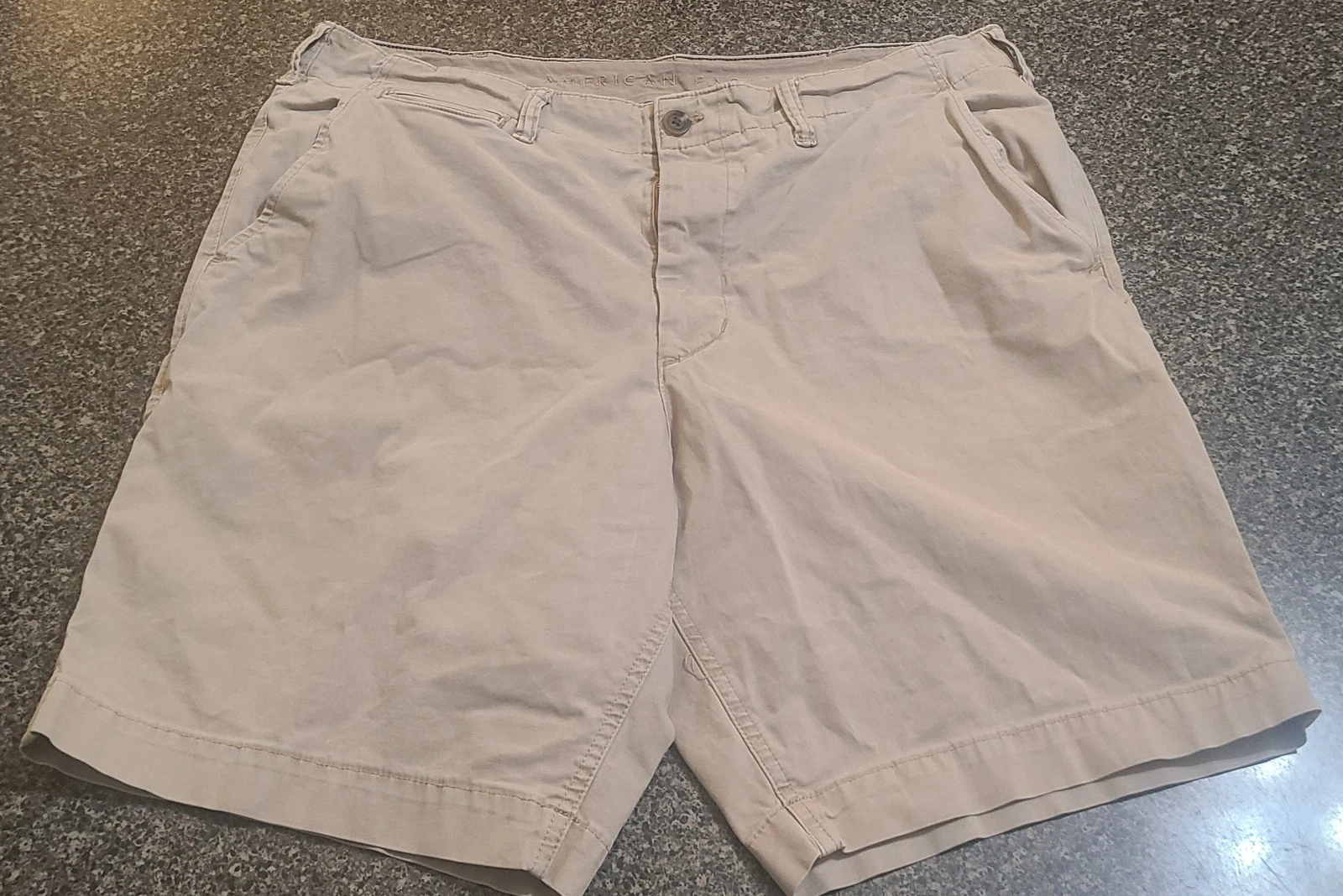 American Eagle Outfitters Mens Khaki Shorts/ Size 38