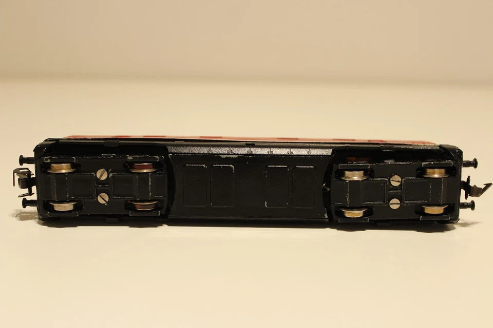 VINTAGE GERMANY PIKO TT SCALE RAIL DIESEL LOCOMOTIVE V 180 146 - Image 4 of 4