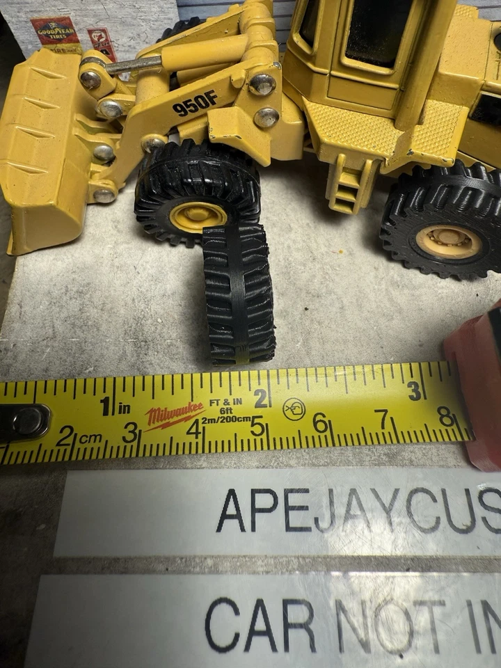 4 neumáticos nuevos para cargador frontal Caterpillar ERTL 950 1/64 Classic Cat Machine Foto 4 de 4