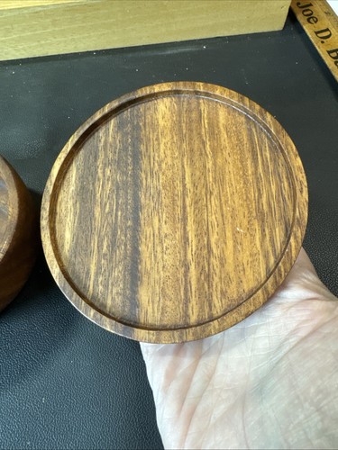 VTG Round Wooden Jewelry Trinket Box Pink Hibiscus Flower on Lid 3D 2”T 3.5”W - Afbeelding 2 van 7