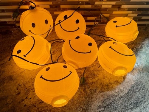 Vtg Smiley Happy Face Camping Lights string 7 Blow Mold Party Patio RV Campfire