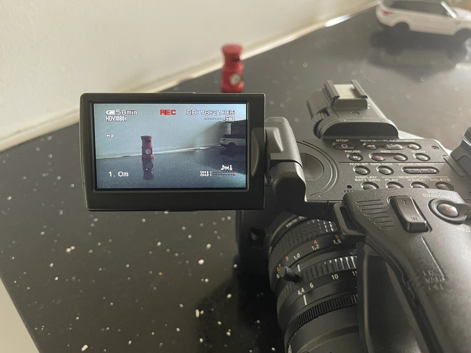 Sony HVR-Z7E/Z7P Gigital HD Camera Camcorder - Black - Image 4 of 4