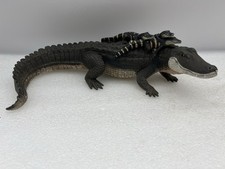 Safari Ltd 2004 Realistic Giant Rubber Alligator Mom with Babies