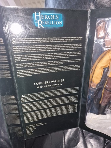 SIDESHOW Exclusive #2141 STAR WARS LUKE SKYWALKER REBEL HERO YAVIN IV 1:6 Scale - Picture 2 of 9