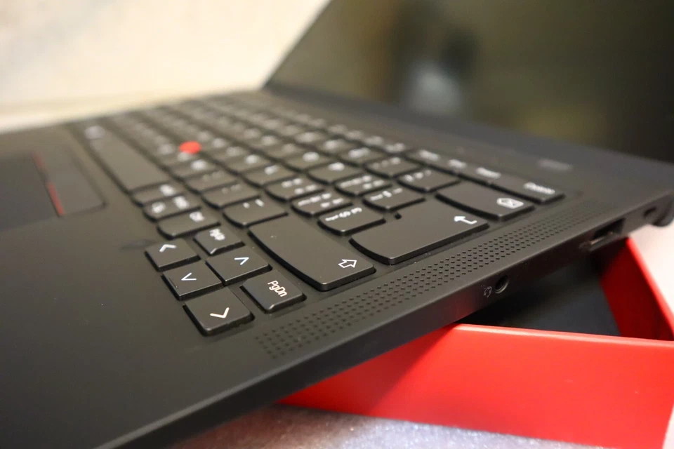 4TB-SSD/32GB SWISS SCHWEIZ LENOVO THINKPAD X1 CARBON G9  TOUCH i7-1165G7 GAR - Bild 4 von 4