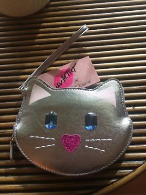 Betsey Johnson Kitty Cat Coin Purse Wristlet Zip Silver Meow Jewels Heart NWT