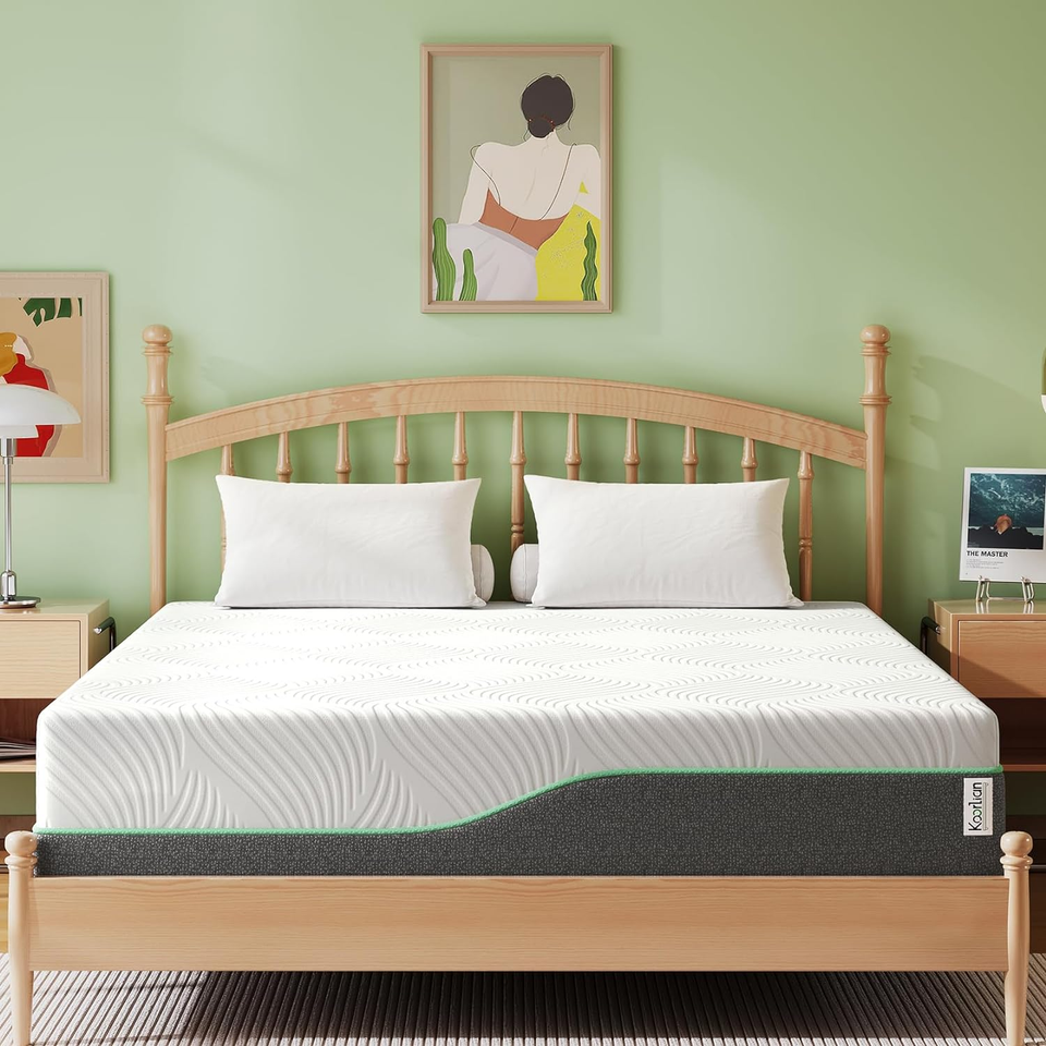 Full Size Mattress, 10 Inch Cooling Gel Memory Foam Full Mattress in a