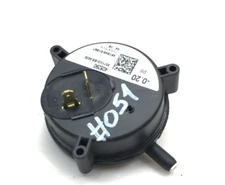 York Luxair 9371VO-BS-0030 Furnace Air Pressure Switch 405290 -0.20 PF used #O51