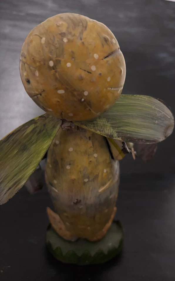 METAL HAND MADE MUSHROOM GARDEN FAIRY HOLDING BUCKET & SHOVEL. 6.5" - Image 2 of 4