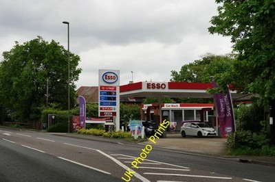 Photo A2 Esso Filling Station Hatton Hill/SU9364 Located on the London  c2016