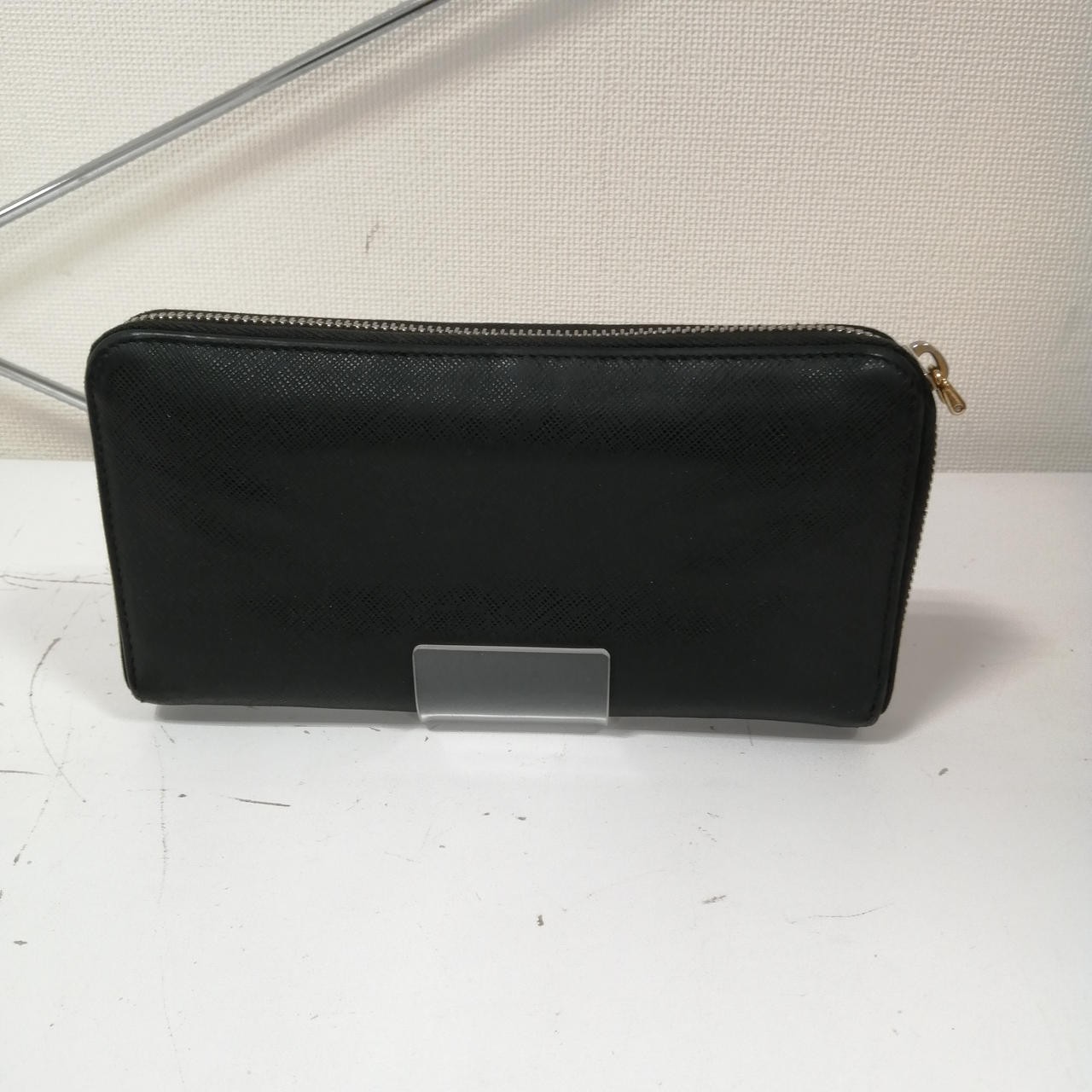 Round Zip Wallet Model Number BLK Condition PRADA - image 2