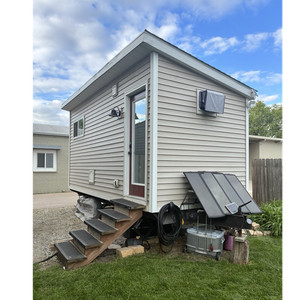 Contemporary Tiny House, Modern Architecture,  Heating/AC, 150 ft²
