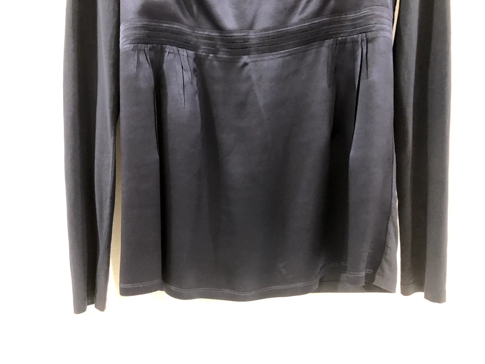Blusa de satén Max Mara Weekend talla pequeña azul marino oscuro manga larga cuello redondo Foto 4 de 4