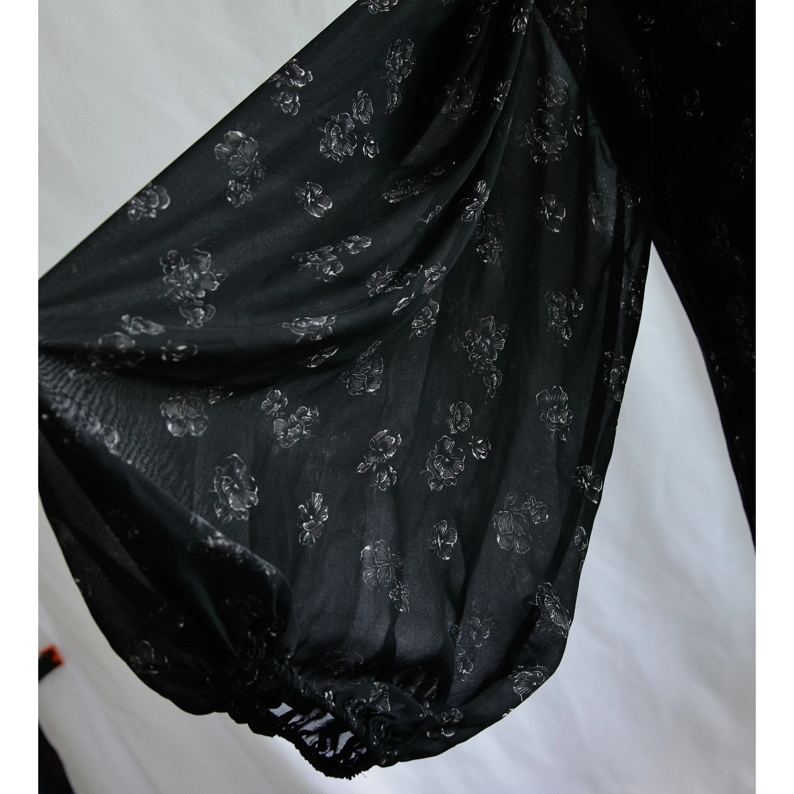 UNDERCOVER Abito Victoria's Secret nero floreale lungo elastico manica polsino chiffon taglia 4 S