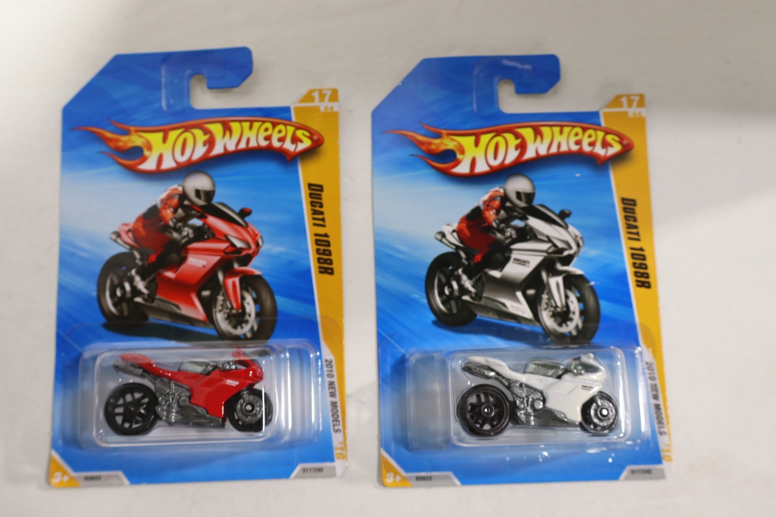 Hot Wheels 2010 Ducati 1098R Red and White 017/240