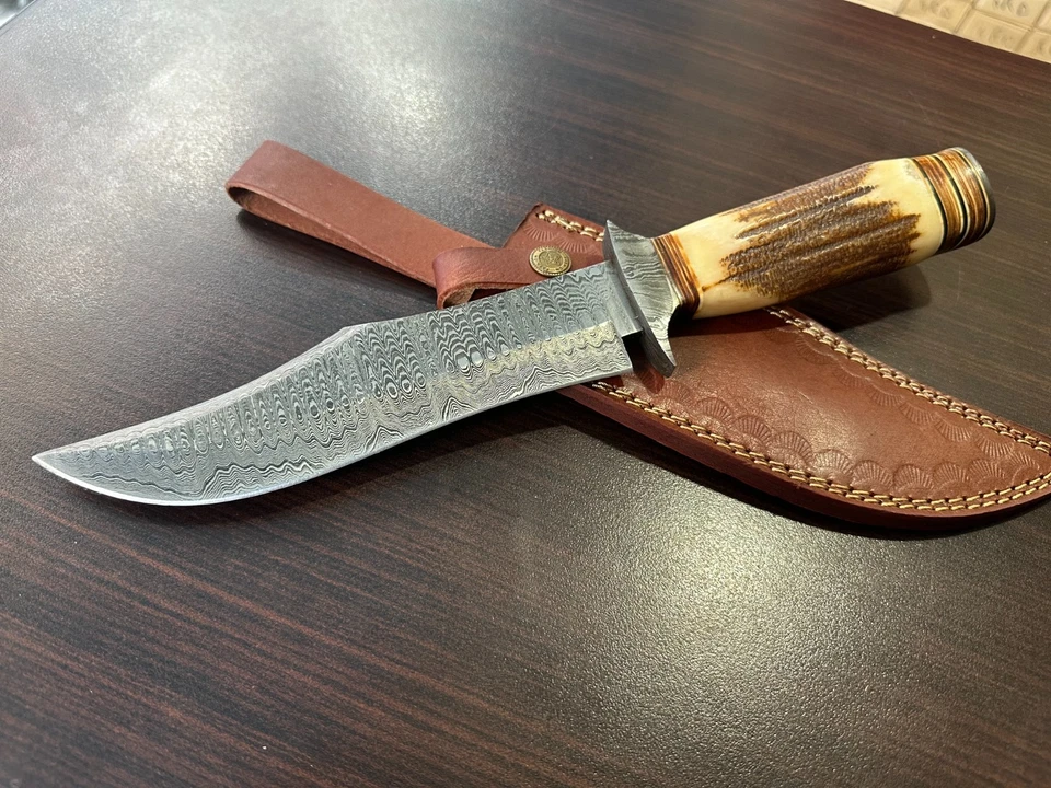 Cuchillo desollador táctico de caza de hoja de acero Damasco forjado a mano hecho a medida 2547 Foto 2 de 4