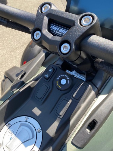 Can-Am Spyder Canyon Redrock — Moss Green Satin - Picture 20 of 24