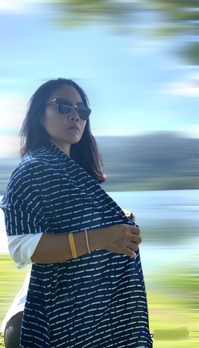Elegante chal/bufanda teñido a mano - hermoso patrón índigo azul hecho a mano - Imagen 12 de 17