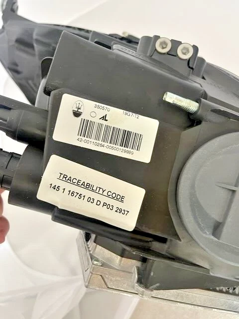 Faro deportivo Maserati Granturismo 2018 2019 2020 conductor izquierdo usado Foto 4 de 4