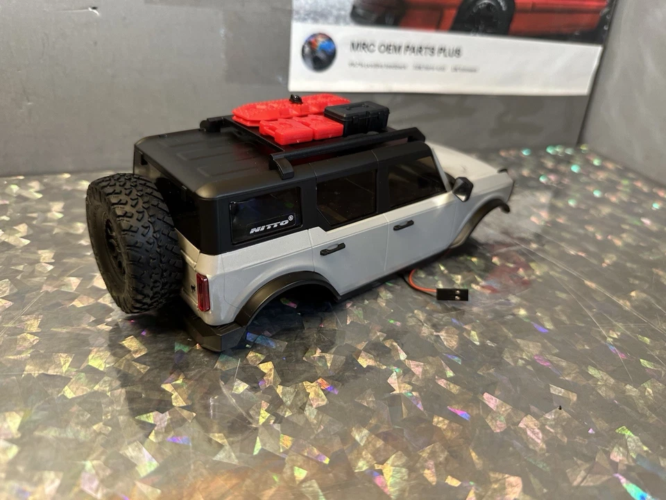 Carrocería Axial SCX24 Ford Bronco (Blanco) [AXI200009] Dura Con Accesorios Foto 2 de 4