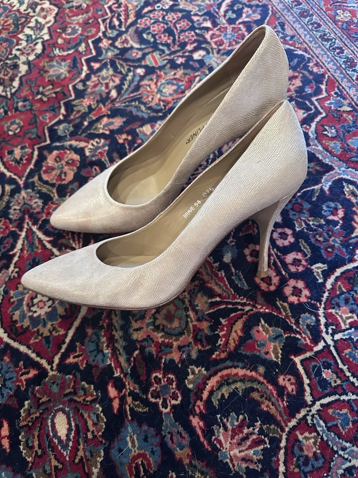 Sapatos de salto Donald J Pliner Brave feminino tamanho 8 M couro envernizado nu tom dourado - Imagem 4 de 4