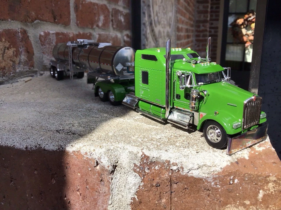 1/64 DCP W900l Studio Sleeper.W/ BRENNER Chemical Tanker. “Custom Set” - Image 2 of 4
