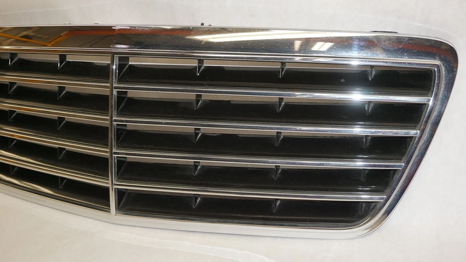 REJILLA MERCEDES BENZ E320 2000 2001 2002 W210 E430 A2108800683 OEM Foto 2 de 4