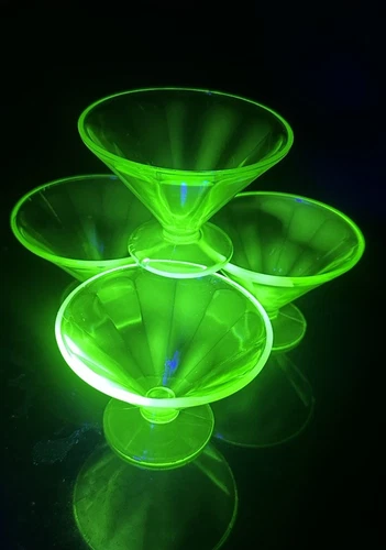 4 Green Federal Vaseline/Uranium Glass Sherbet Dishes 1 Chipped