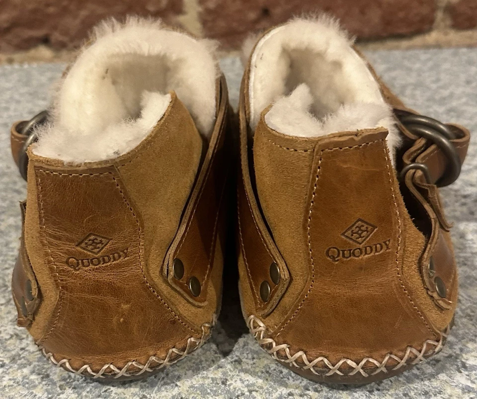 Bota Quoddy Feminina Original Anel Camurça Forrada de Pele de Carneiro Tamanho 10.5 Varejo por US$ 399 - Imagem 3 de 4