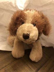 perro peluche marron