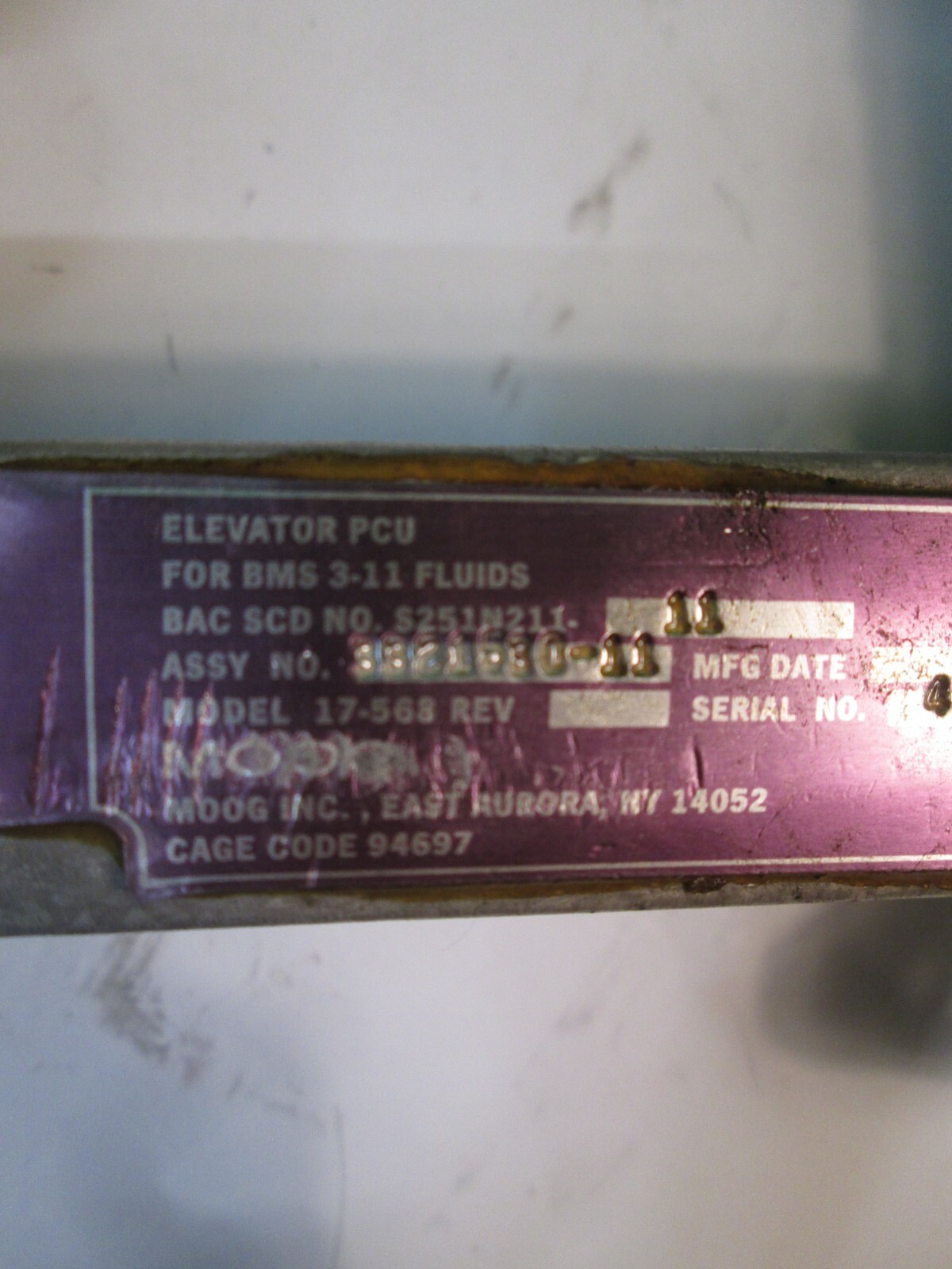 MOOG AIRCRAFT ELEVATOR PCU 3321530-11 17-568 BOEING 317100-1005  