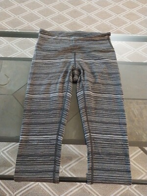 Lululemon Capri Leggings Yoga Pants Z4 Women’s Size S