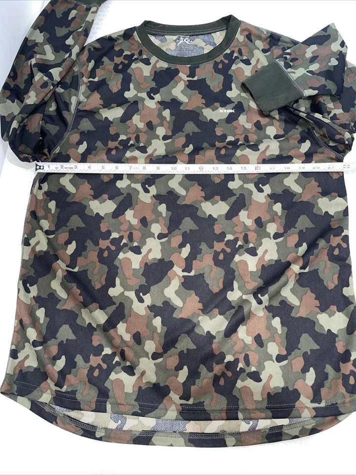 XTEK Woodland Green & Black Camo Base Layer Crew top Men's XL - Image 2 of 4