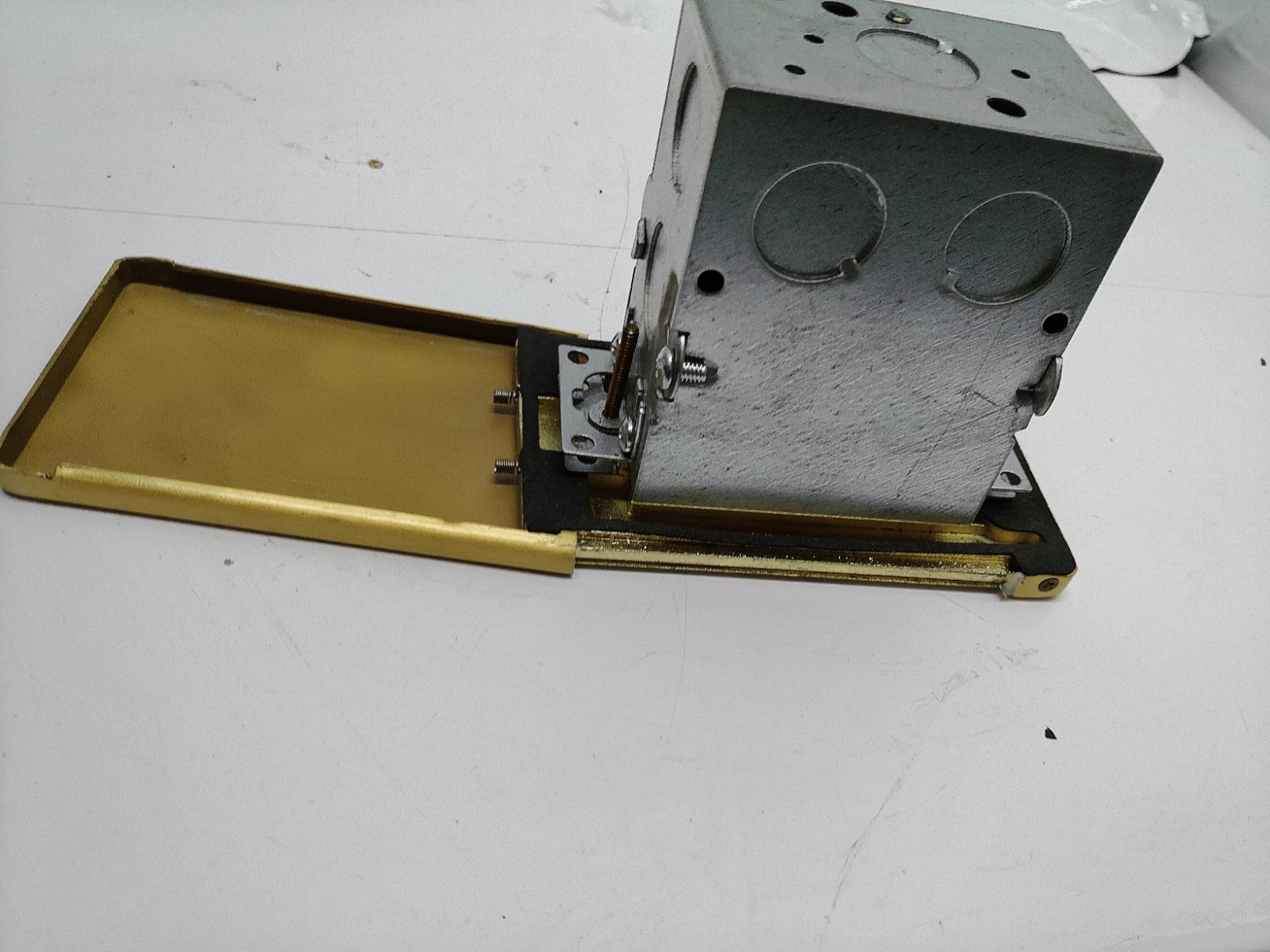 Brass Sliding Cover Electrical Outlet Box Assembly Duplex TR Tamper Resistant... image 3