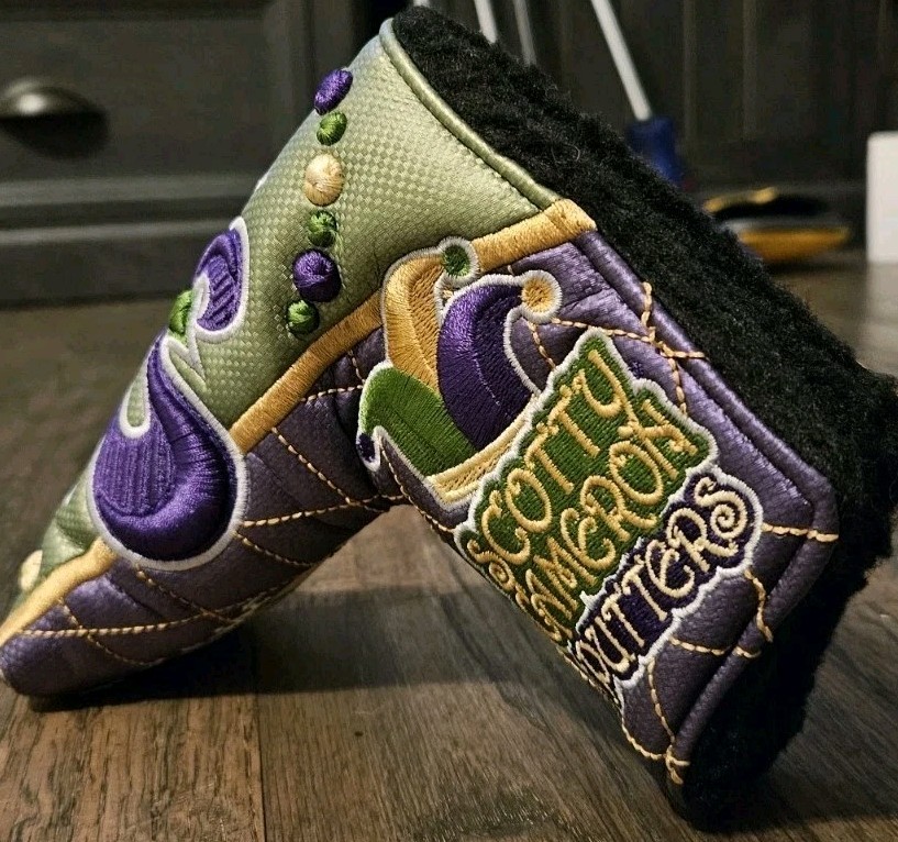 Scotty Cameron – Housse De Putter Collector Mardi Gras 2015 – Édition Limitée Violette