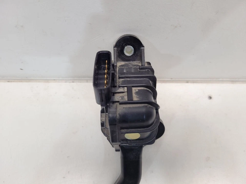 2009 Lexus RX350 (3.5L / AT) Accelerator Pedal - DBW / Drive By Wire - Image 3 of 4