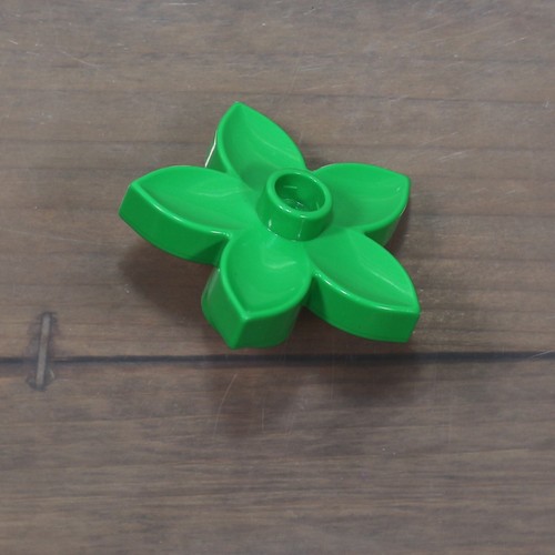 LEGO Duplo 6510 Bright Green Plant Flower with Stud Qty 1 - Picture 2 of 3