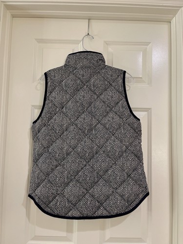 J Crew Women’s Size Small Quilted Down Feather Filled Outdoor Zip Up Soft Vest - Picture 2 of 12
