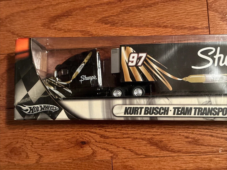 Kurt Busch #97 2005 Hot Wheels Racing Sharpie Team Transporter 1:64 NUEVO Foto 2 de 4