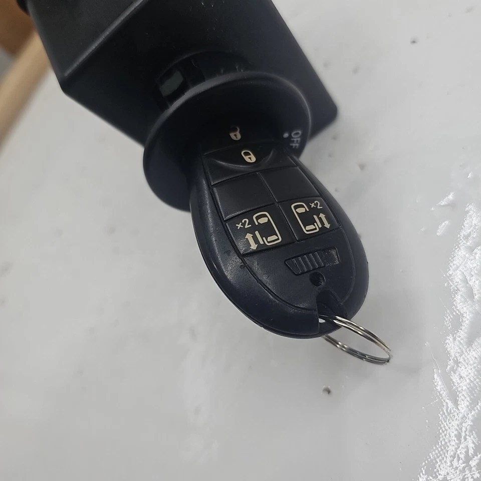 09 10 11 12 Volkswagen Routan Ignition Switch Module W/ Key Node 68068868 - Image 4 of 4