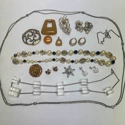 VTG Costume Jewelry Mixed Lot of 21 Necklace Earings