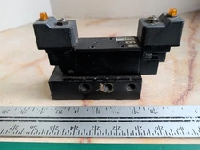 PARKER SCHRADER BELLOWS L7552443253B VALVE W/ K022112 BASE