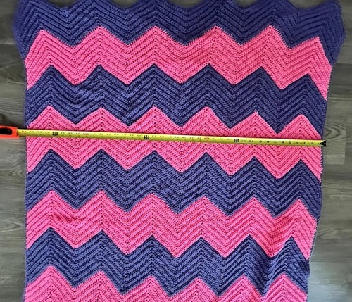 Coperta retrò fatta a mano all'uncinetto Chevron Throw/rosa afgano/viola 62"X 40" - Foto 5 di 5