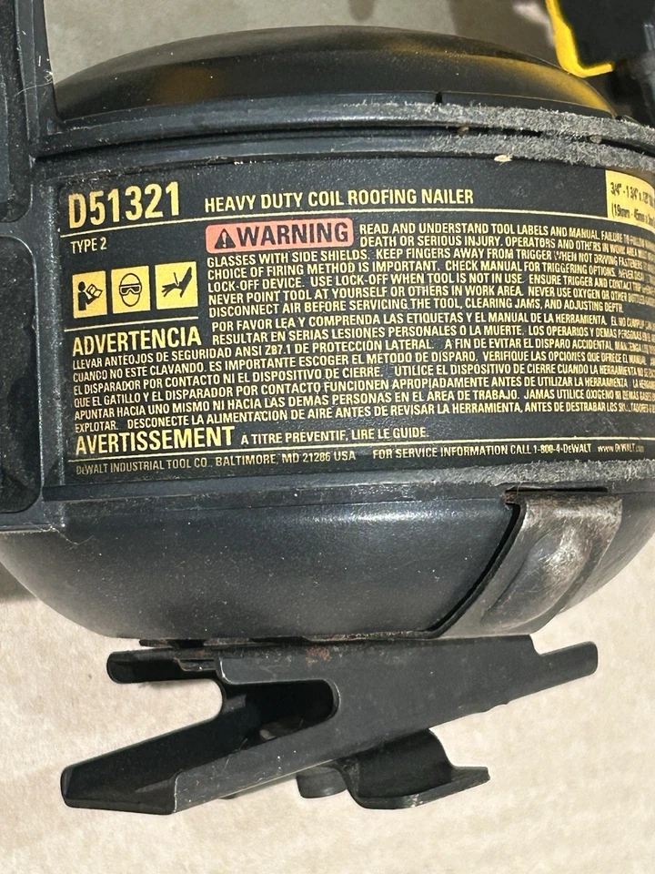 DEWALT D51321 3/4-Inch to 1-3/4-Inch Coil Roofing Nailer - Image 2 of 4
