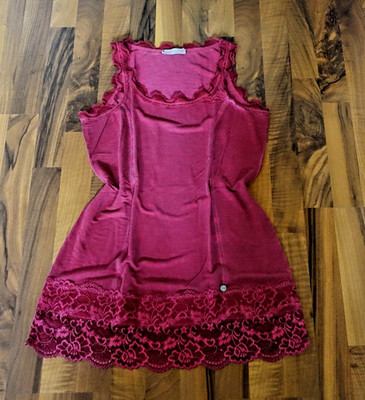 TREDY klassisches Basic Top für Darunter talliert Longtop mit Spitze beere Gr.40